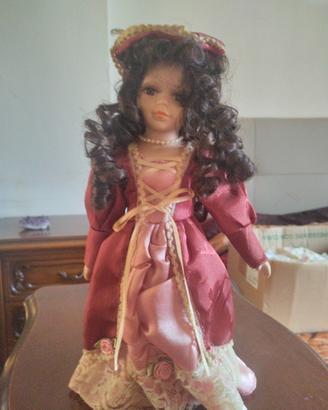 Bambola da collezione in porcellana 