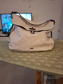 borsa color panna. Gaudi