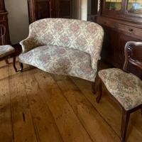 Salottino composto da divano e due sedie