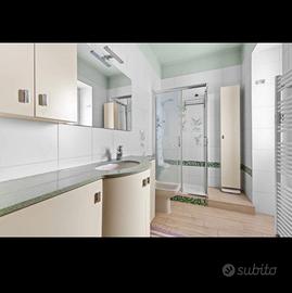 Mobili bagno e vetto doccia