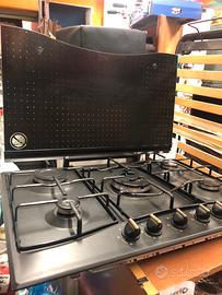 Piano cottura con colertura Ariston Hotpoint