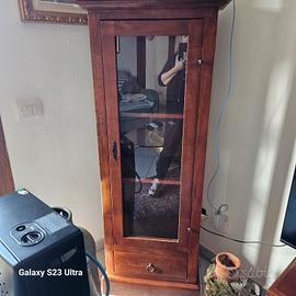 credenza  noce a vetri 