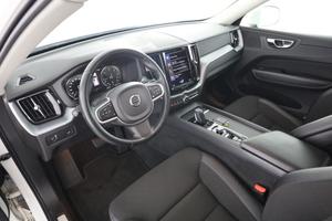 VOLVO XC60 XC60 B4 (d) automatico Momentum Pro