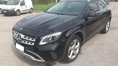 MERCEDES GLA 180 - EXECUTIVE - 1600CC CON NAV