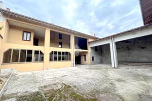 CASA DI CORTE A CALVISANO