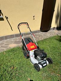 Tagliaerba a benzina trazionato