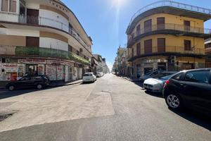 3 LOCALI A NAPOLI
