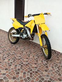Suzuki RM 125 2 tempi 