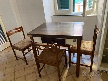 tavolo da cucina e 4 sedie