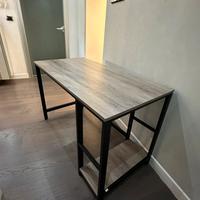 Scrivania per computer