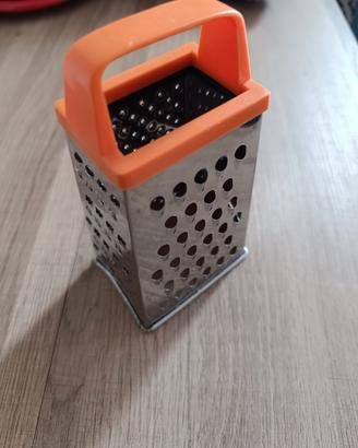 Grattugia Manuale 4 Facce Inox con Manico 