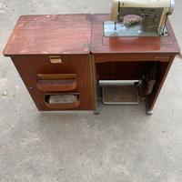 Macchina da cucire Necchi Supernova