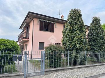 3 LOCALI A ALBUZZANO