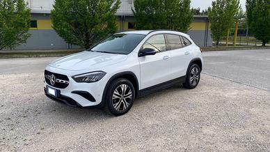Mercedes-Benz GLA 180-GLA-H247 2023+GARANZIA 11/27