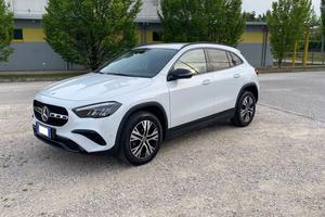 Mercedes-Benz GLA 180-GLA-H247 2023+GARANZIA 11/27