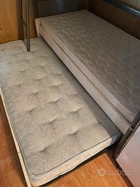 Letto singolo con materasso
