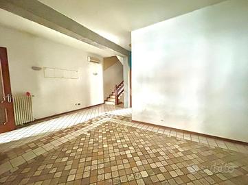 VILLA A SCHIERA A FIORENZUOLA D'ARDA