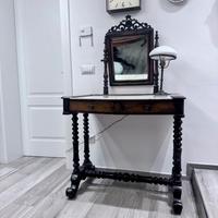 Venfo toiletta antica con piani in marmo originale