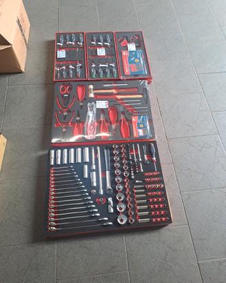 kit utensili usag NO CARRELLO