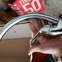 Rubinetto miscelatore da cucina nuovo