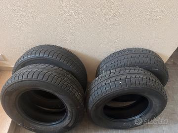 4 Pneumatici 205/70R 15C  M+S