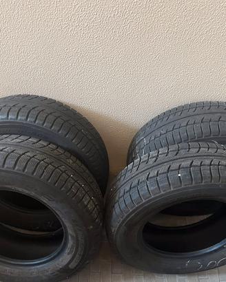 4 Pneumatici 205/70R 15C  M+S