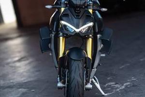 Ducati Streetfighter v4s