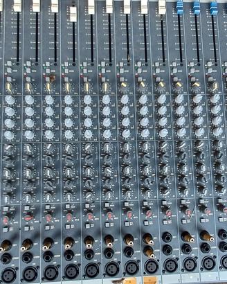 MIXER SOUNDCRAFT 16 CANALI