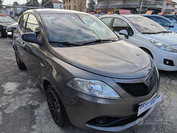 LANCIA Ypsilon 1.2 69 CV 5 porte Gold
