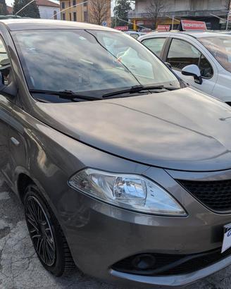 LANCIA Ypsilon 1.2 69 CV 5 porte Gold