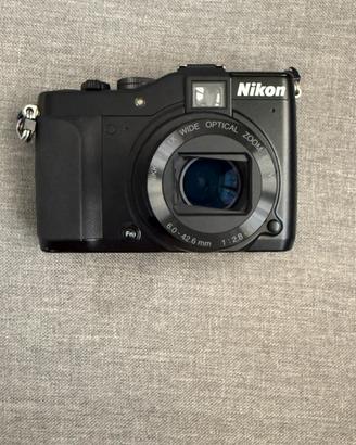 NIKON P7000