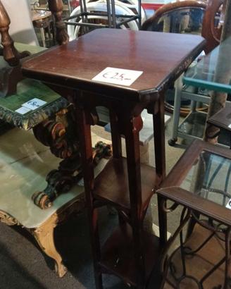 Tavolino Alto in Legno con Ripiani – 25011