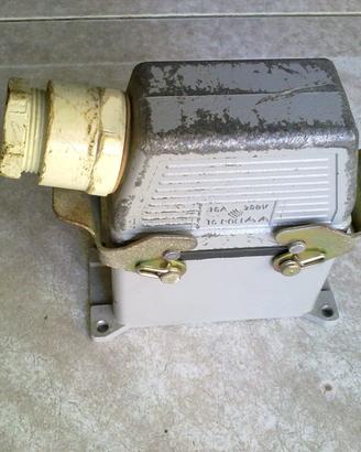 Connettore di sicurezza  IME 16 poli 16A - 380V