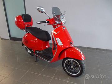 Piaggio Vespa 300 GTS - 2023