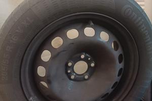 Cerchi in ferro da 16 con pneumatici continental