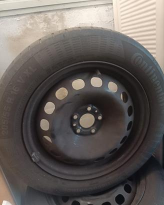 Cerchi in ferro da 16 con pneumatici continental