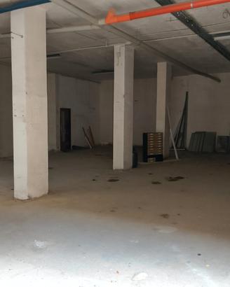 Magazzino Piazzale Esclusivo C.so Indipendenza