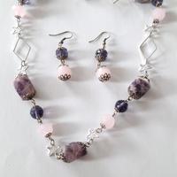 set collana e orecchini in pietre dure 