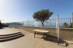 VILLA A SCHIERA A AGROPOLI