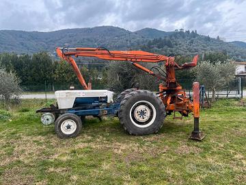 Trattore con caricatore