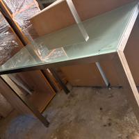 Tavolo per attivita’ commerciali