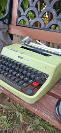 Macchina da scrivere Olivetti Lettera 32