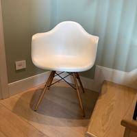 Vitra Eames Daw Armchair