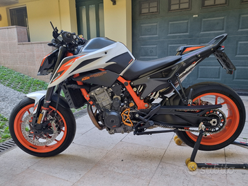 Moto naked KTM DUKE 890R 2021