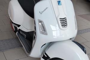 Vespa Piaggio GTS 300 super
