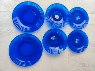 set 6 piatti blu trasparenti MAI USATI