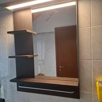 Specchio da bagno con luce