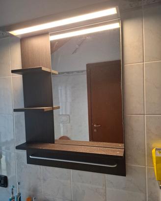 Specchio da bagno con luce