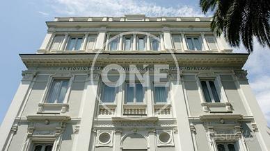 Palazzo / Stabile di 1389 m² a Frascati