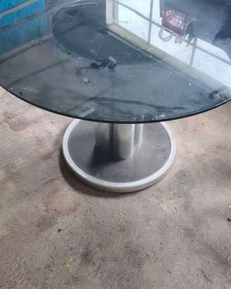 tavolo rotondo con piano in vetro 
